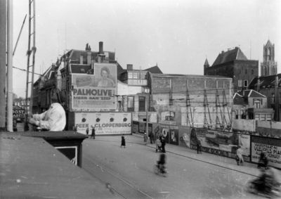 26293 Gezicht op de werkzaamheden ten behoeve van de verbreding van de Lange Viestraat te Utrecht, uit het noordwesten.